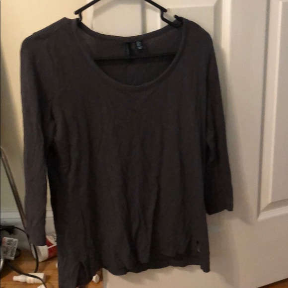 Simple Dark Grey Quarter length sleeved top - Picture 1 of 2